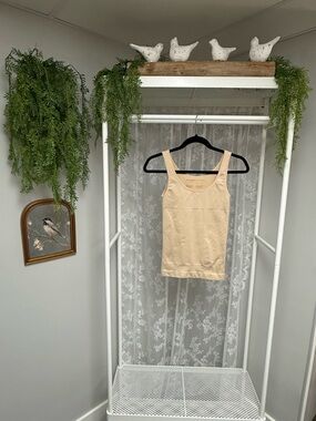 Shapermint Essentials All Day Every Day
Tank Cami - Size Medium New!